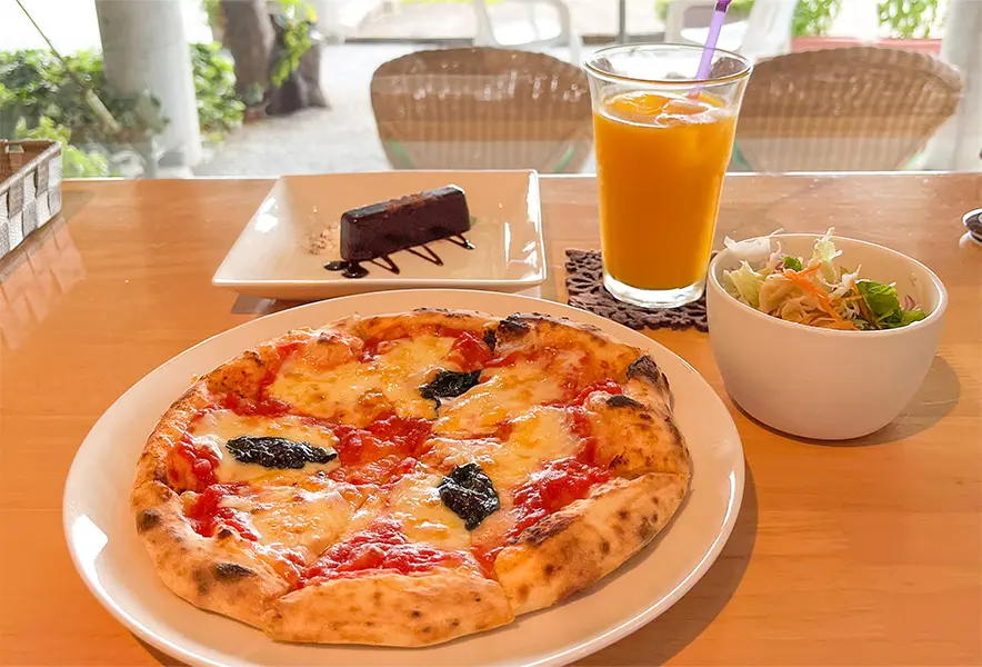 福智】自然豊かな隠れ家ピザ専門店。げんき畑の窯焼きマルゲリータ