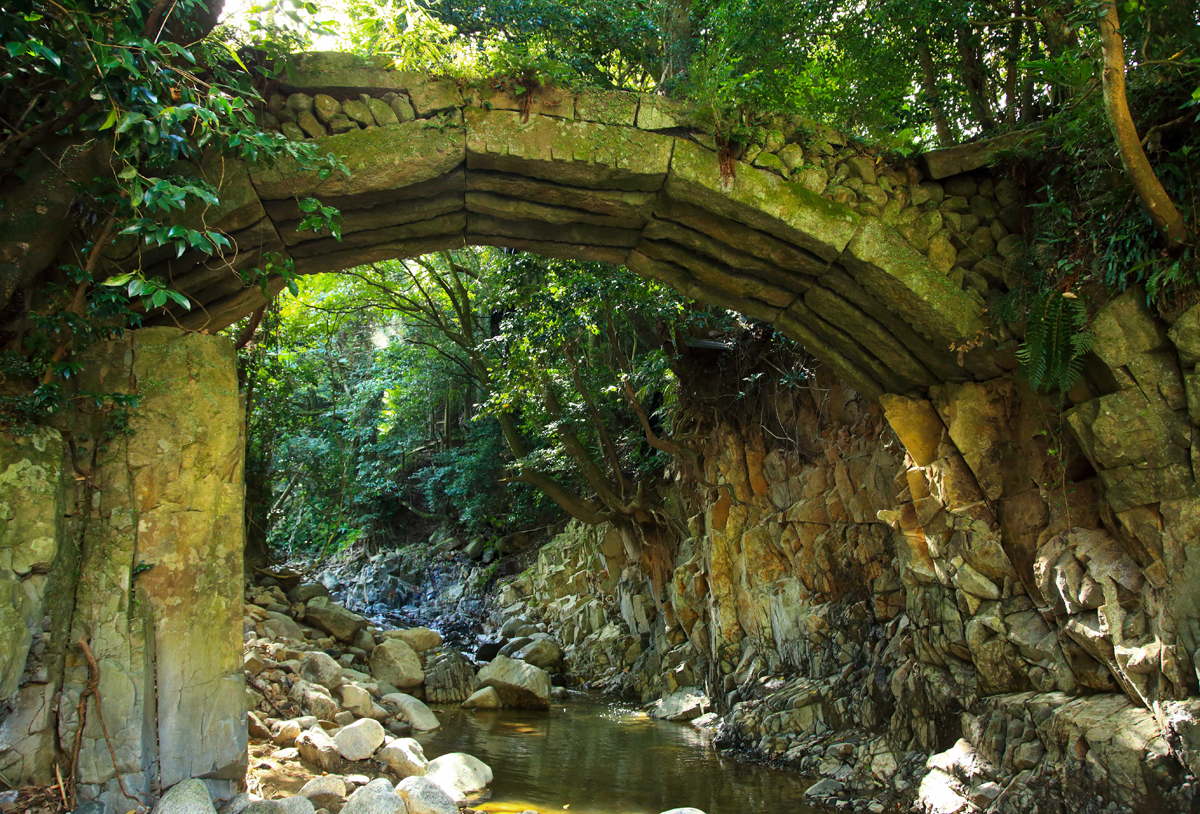 legendary-stone-bridge-