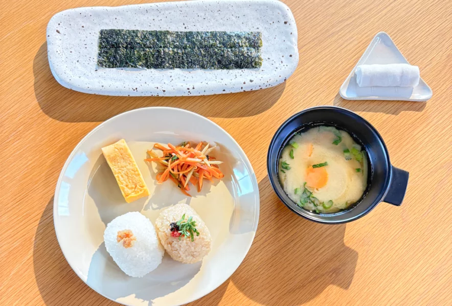 直方】三姉妹で商う隠れ家のおにぎり屋 せわしのおにぎりセット - 筑豊